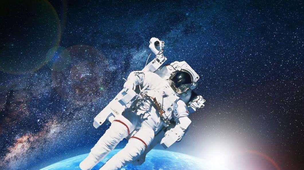 【登月回来的人都变了,登月后人是怎么回来的】-第1张图片